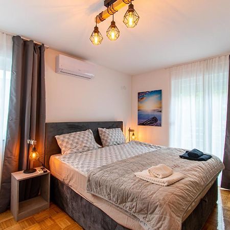 Two Bedroom Modern Apartment Near The Airport Velika Gorica Bagian luar foto