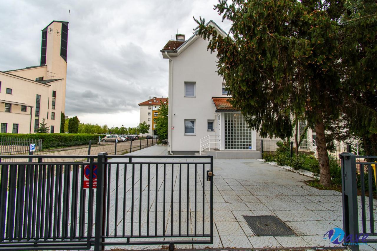 Two Bedroom Modern Apartment Near The Airport Velika Gorica Bagian luar foto