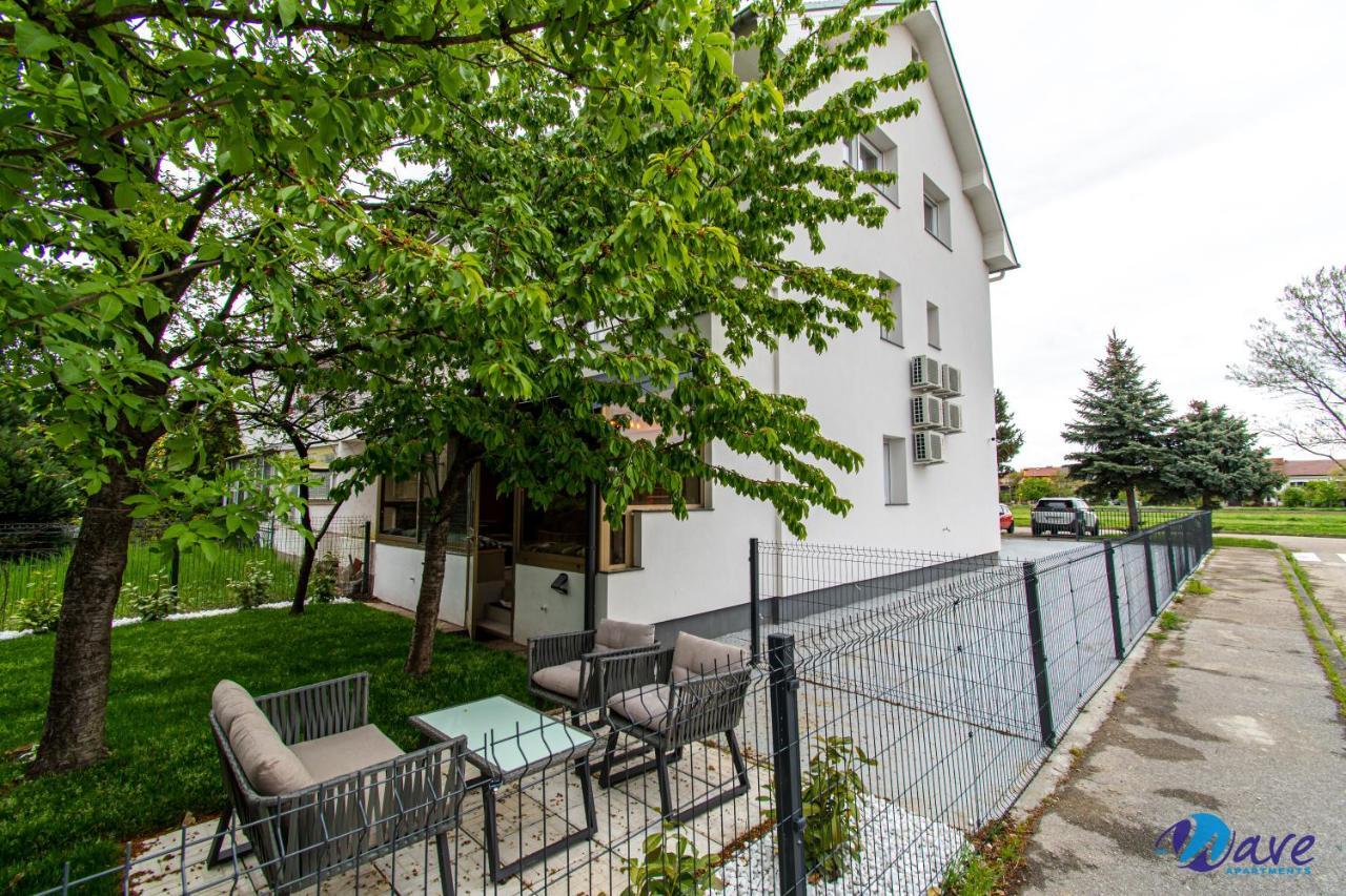 Two Bedroom Modern Apartment Near The Airport Velika Gorica Bagian luar foto