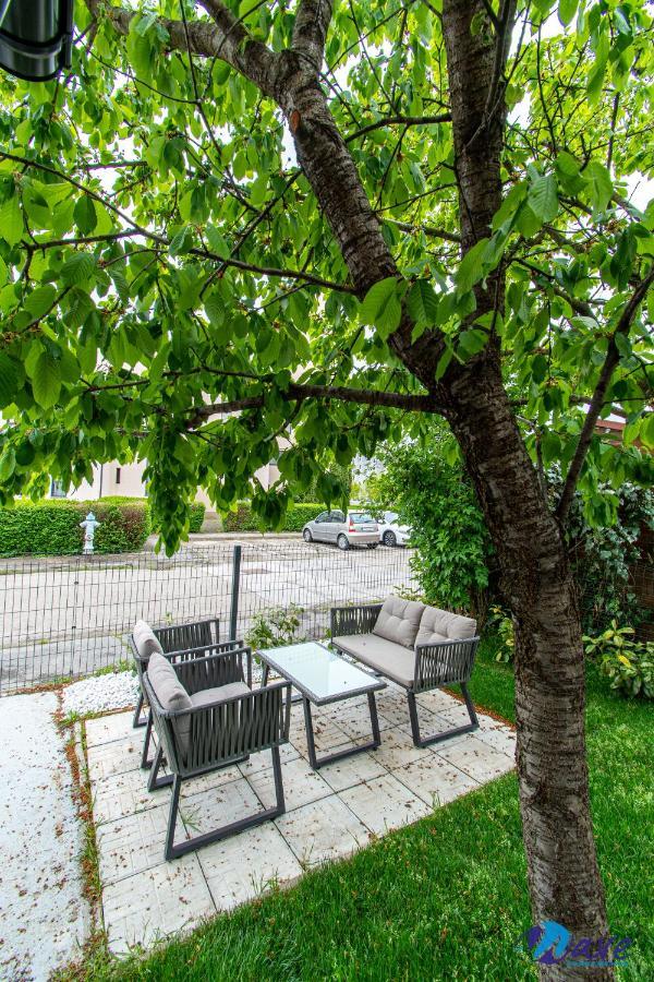 Two Bedroom Modern Apartment Near The Airport Velika Gorica Bagian luar foto