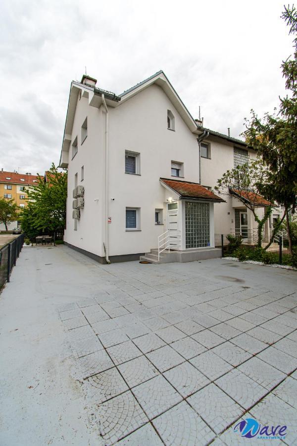 Two Bedroom Modern Apartment Near The Airport Velika Gorica Bagian luar foto