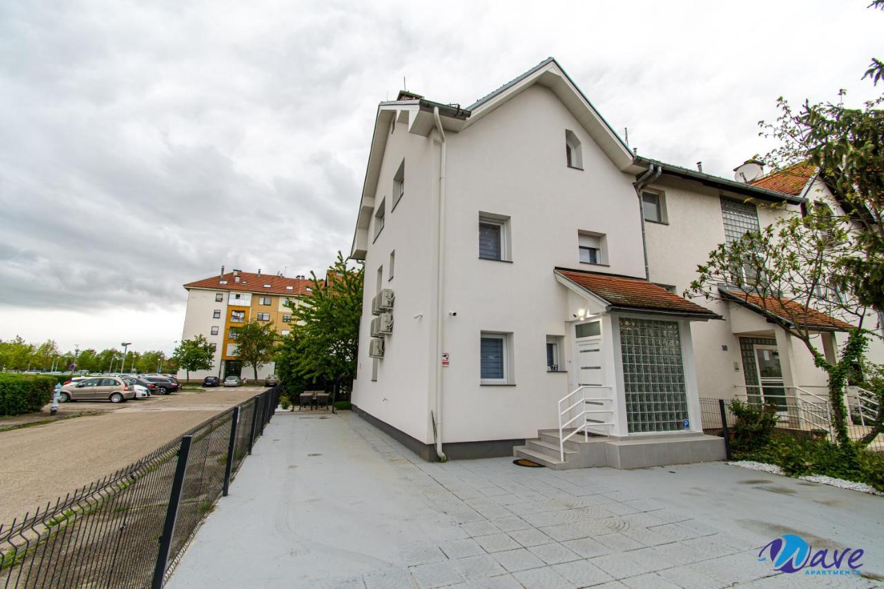 Two Bedroom Modern Apartment Near The Airport Velika Gorica Bagian luar foto